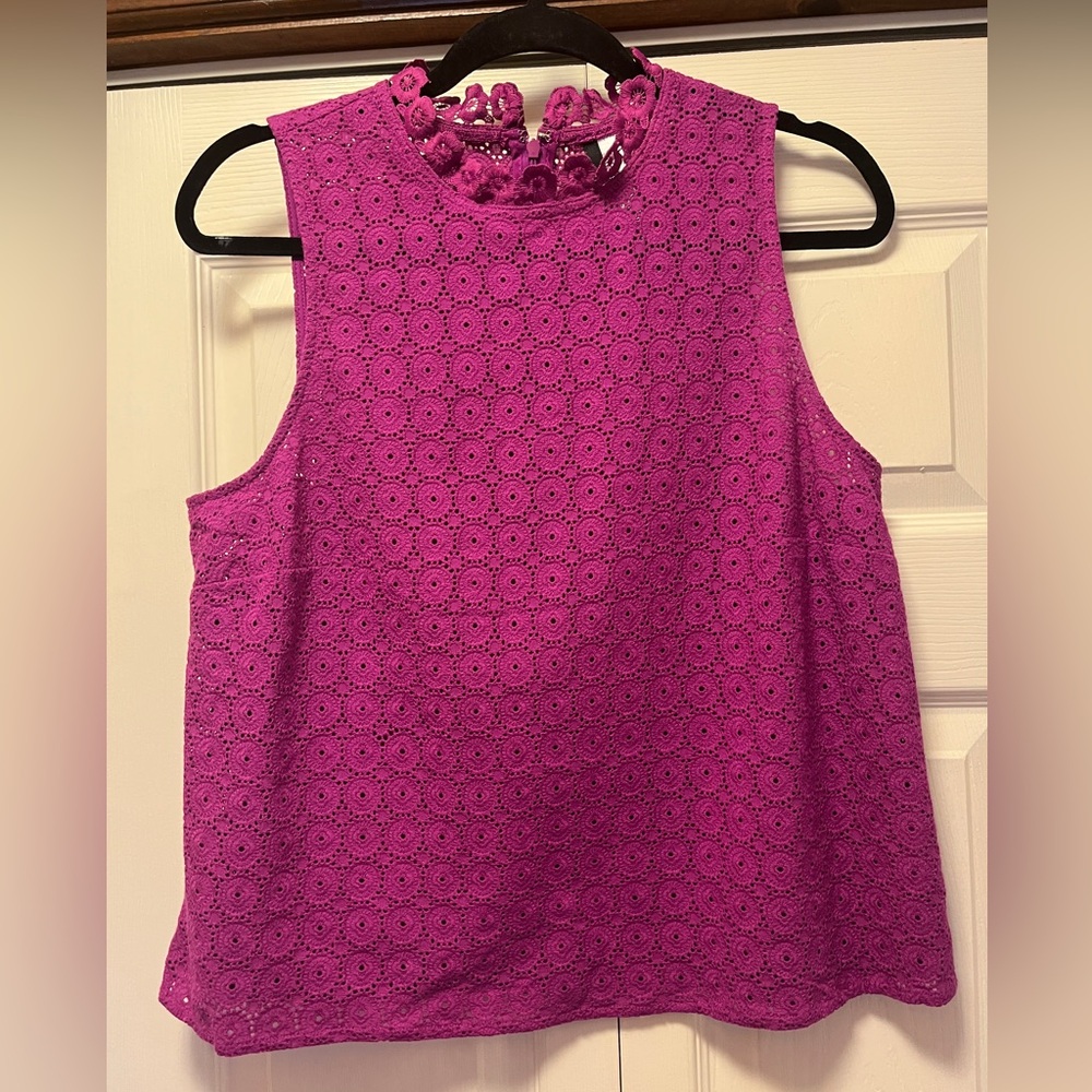 Kensie eyelet magenta top